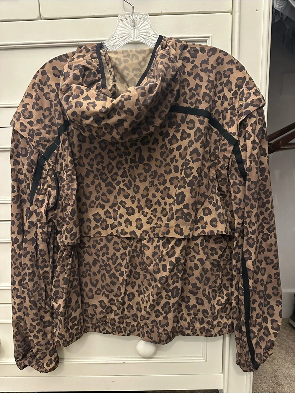 Lululemon track jacket vest zip up hooded leopard 6 small wind breaker bomber